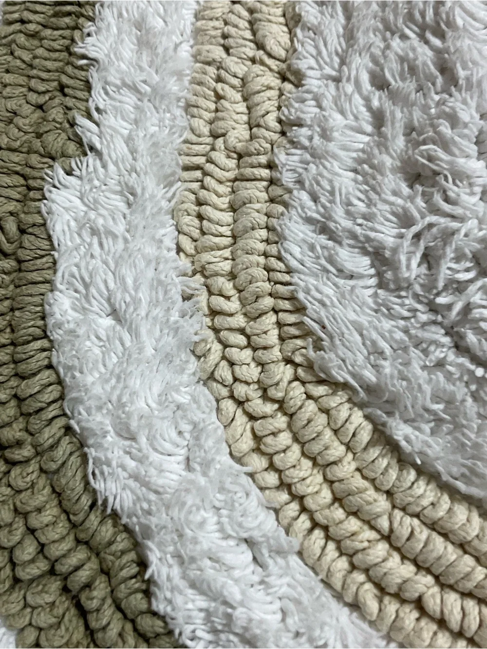 2 pc vintage Mid century Crochet Trim bathroom rug set - Cream & White
